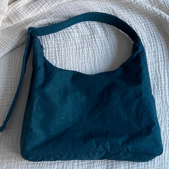 BAGGU Nylon Shoulder Bag Deep Sea - Picture 2 of 4
